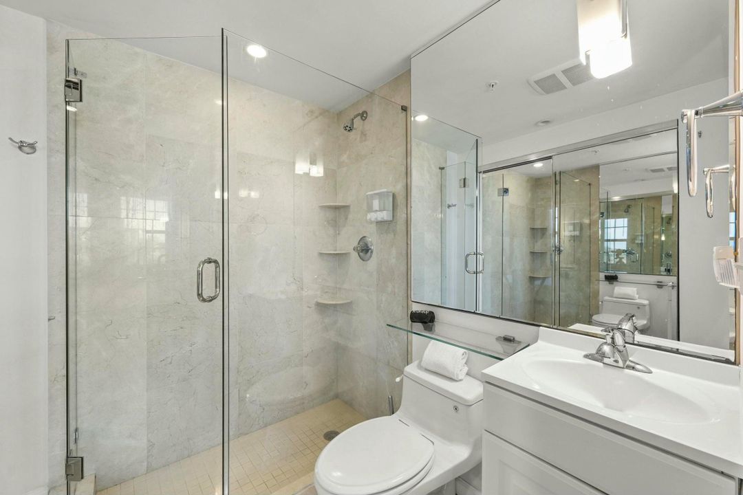 For Sale: $550,000 (1 beds, 1 baths, 389 Square Feet)