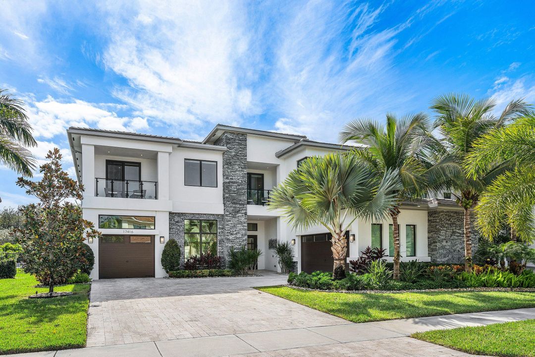 For Sale: $4,999,000 (5 beds, 5 baths, 5927 Square Feet)