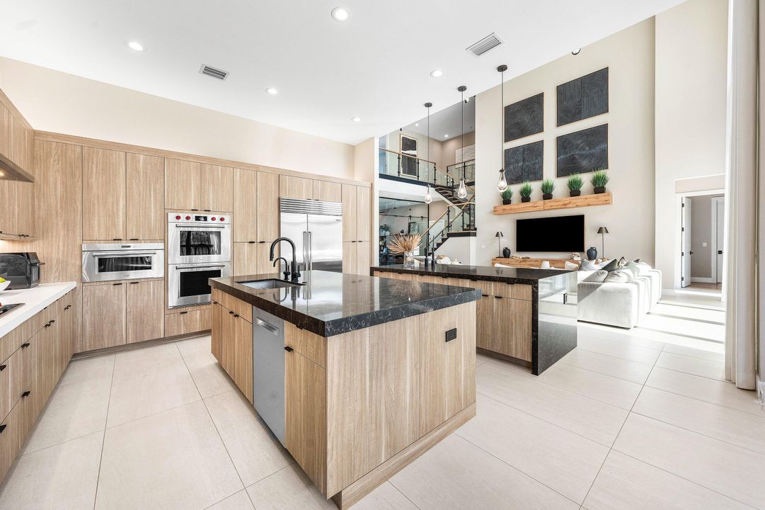 For Sale: $4,999,000 (5 beds, 5 baths, 5927 Square Feet)