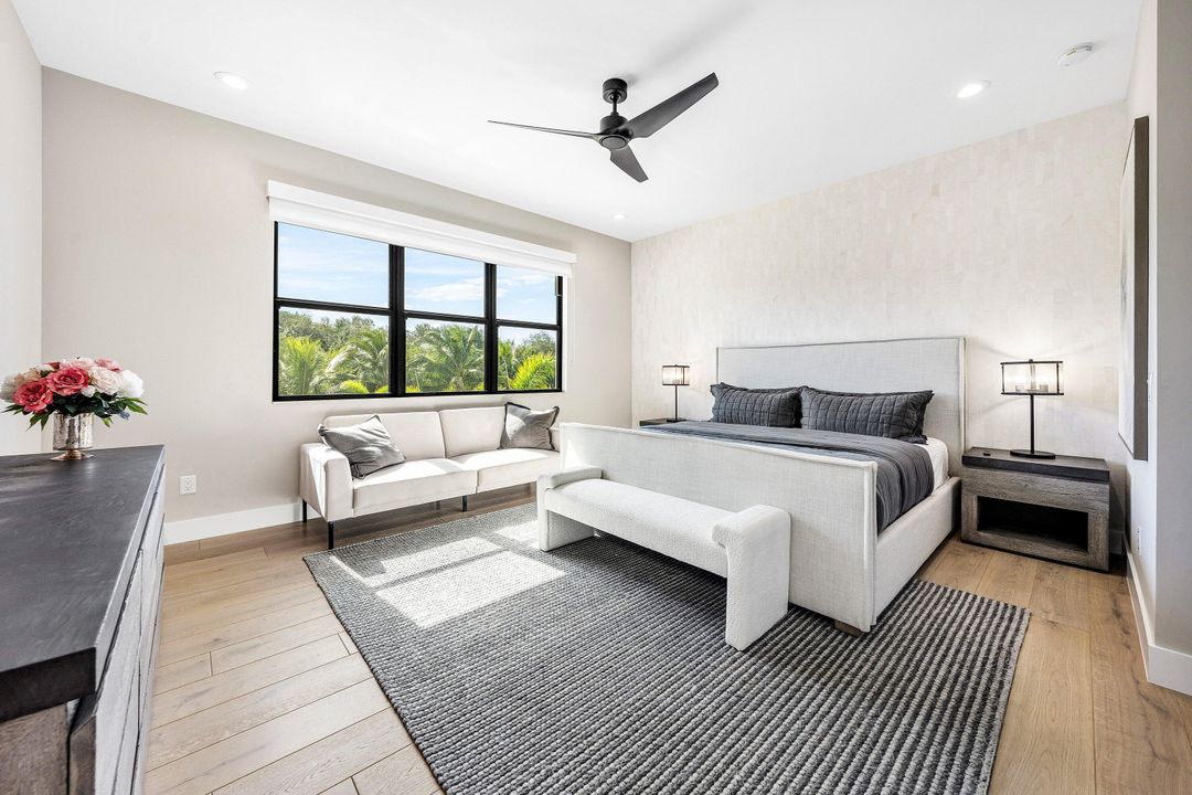 For Sale: $4,999,000 (5 beds, 5 baths, 5927 Square Feet)