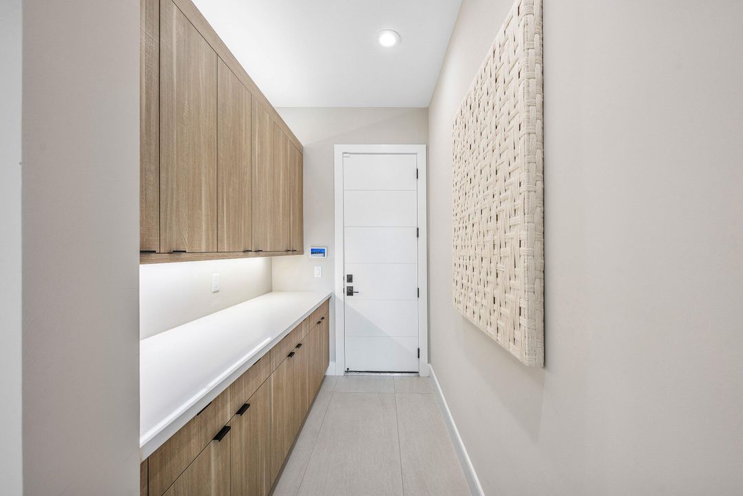 For Sale: $4,999,000 (5 beds, 5 baths, 5927 Square Feet)