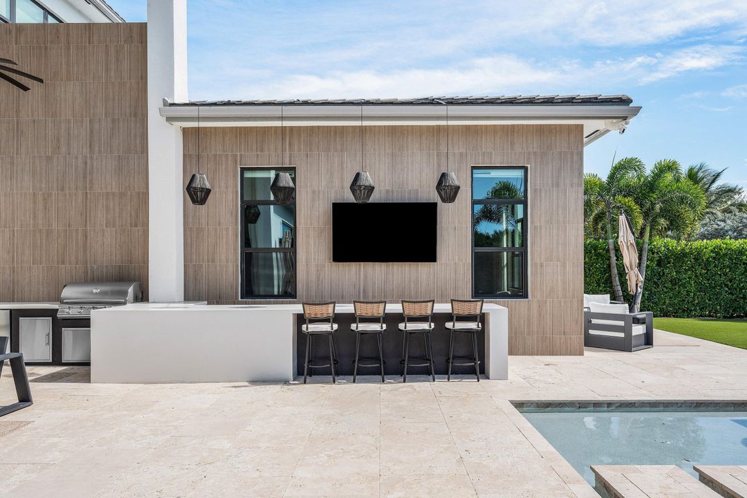 For Sale: $4,999,000 (5 beds, 5 baths, 5927 Square Feet)