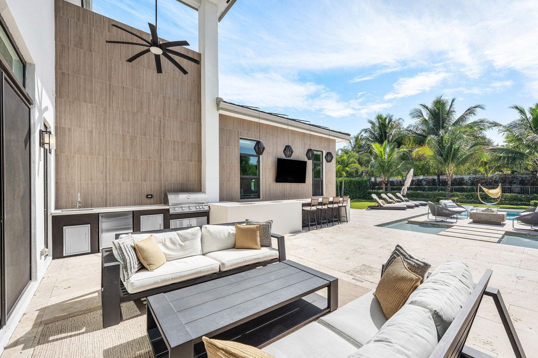 For Sale: $4,999,000 (5 beds, 5 baths, 5927 Square Feet)