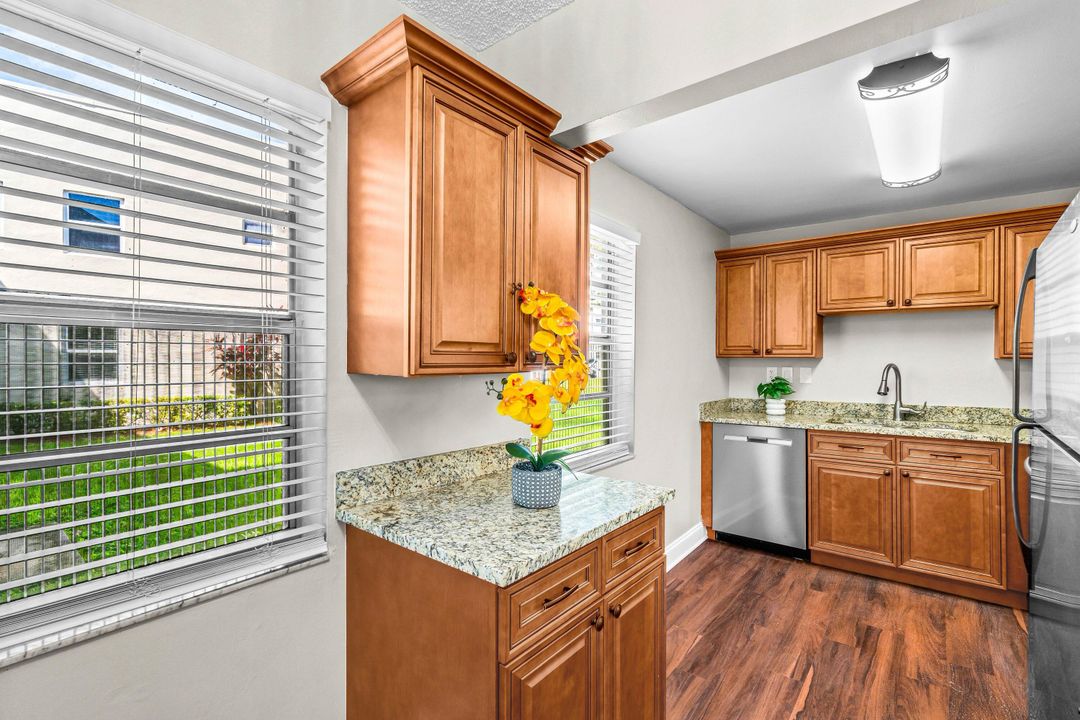 For Rent: $1,700 (2 beds, 2 baths, 907 Square Feet)