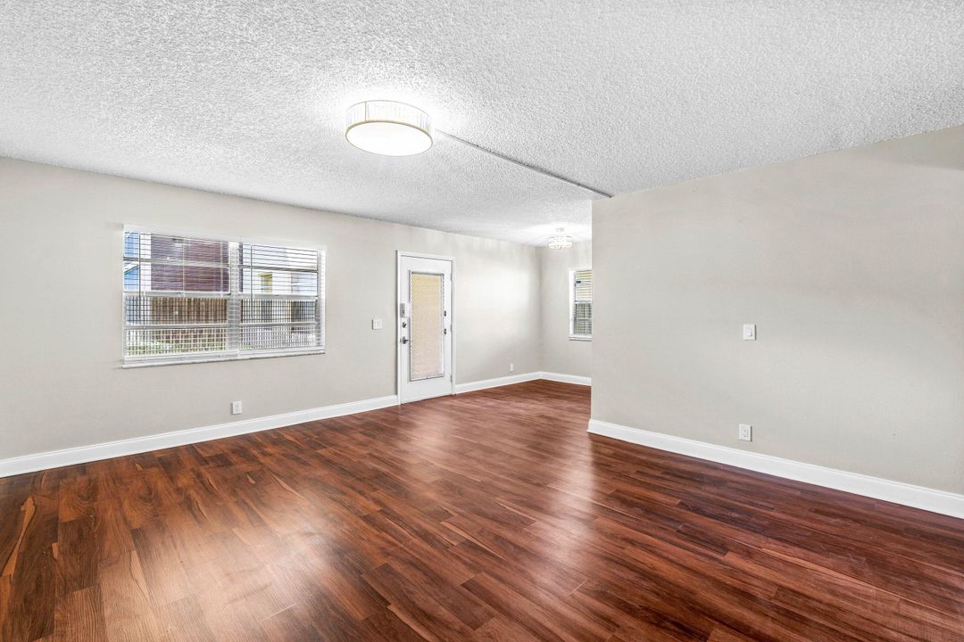 For Rent: $1,700 (2 beds, 2 baths, 907 Square Feet)