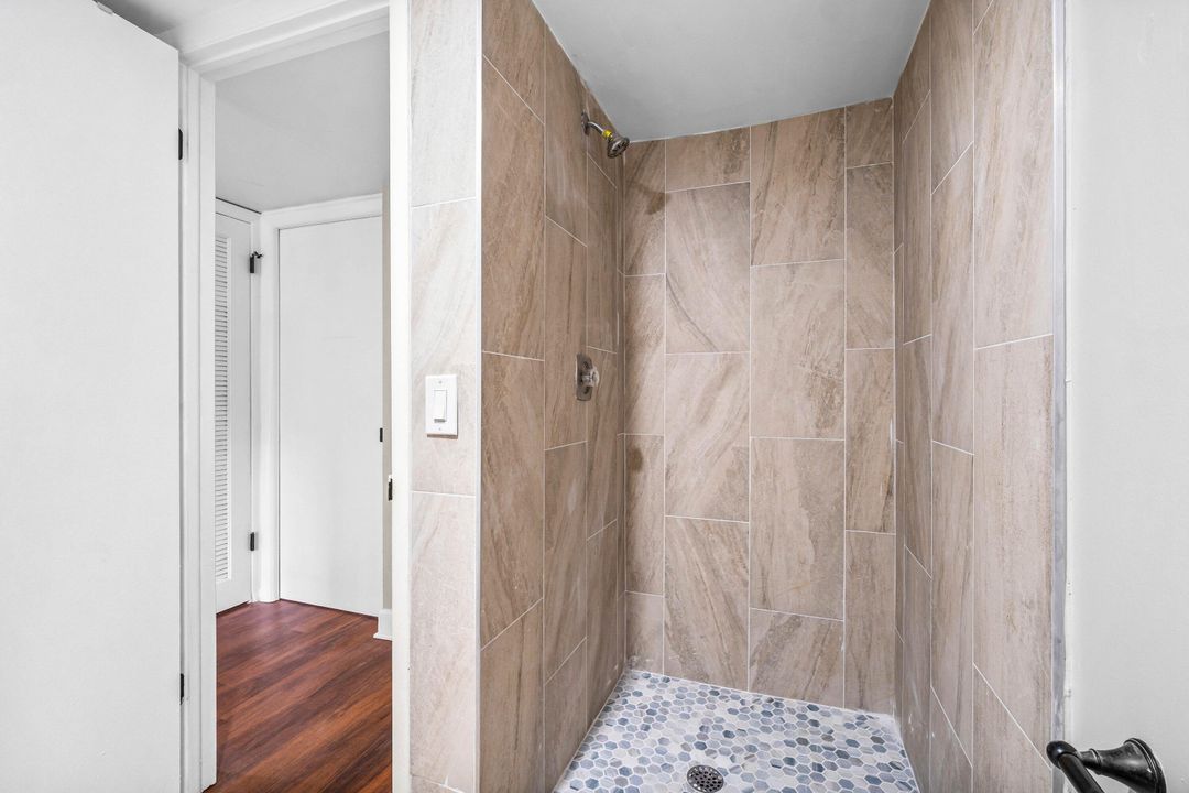 For Rent: $1,700 (2 beds, 2 baths, 907 Square Feet)