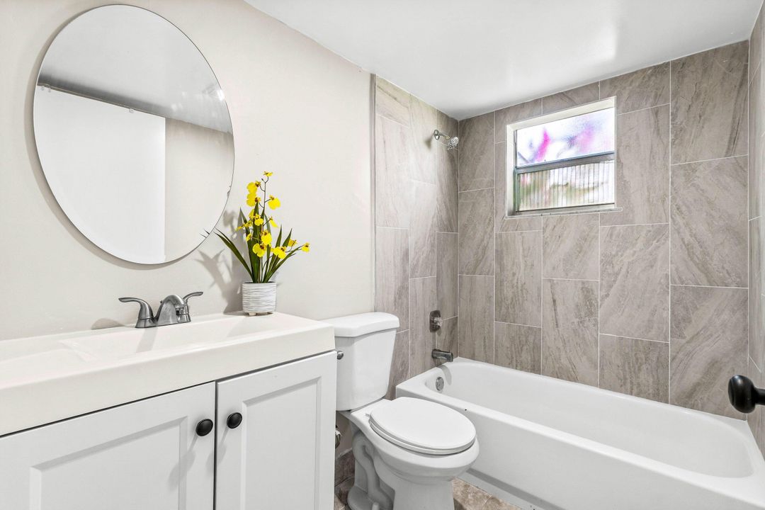 For Rent: $1,700 (2 beds, 2 baths, 907 Square Feet)