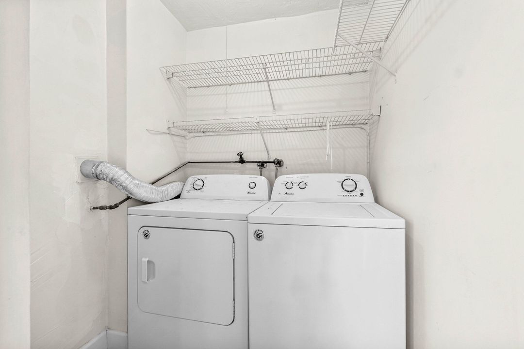 For Rent: $1,700 (2 beds, 2 baths, 907 Square Feet)