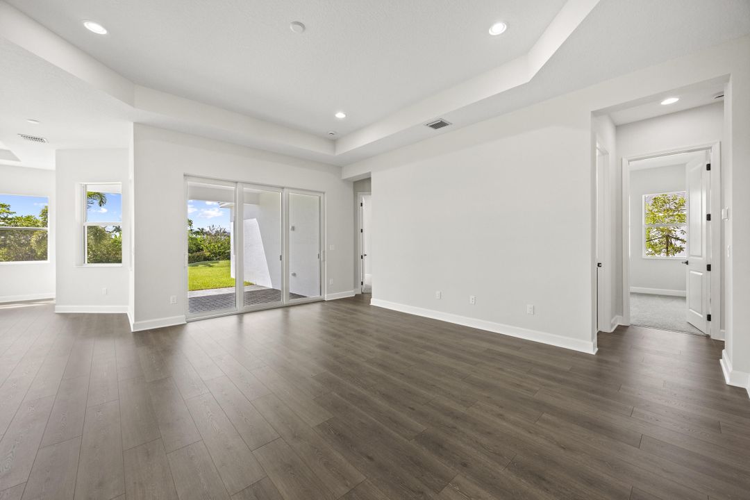 待售: $850,000 (5 贝兹, 4 浴室, 3172 平方英尺)