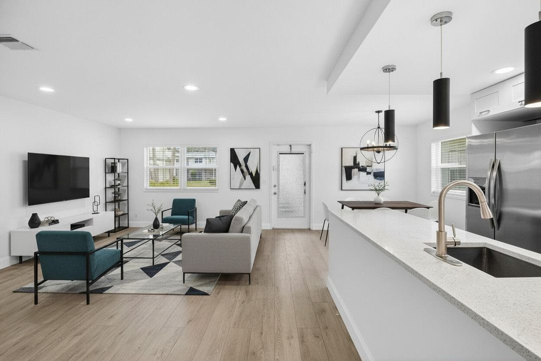 待售: $149,000 (2 贝兹, 2 浴室, 880 平方英尺)