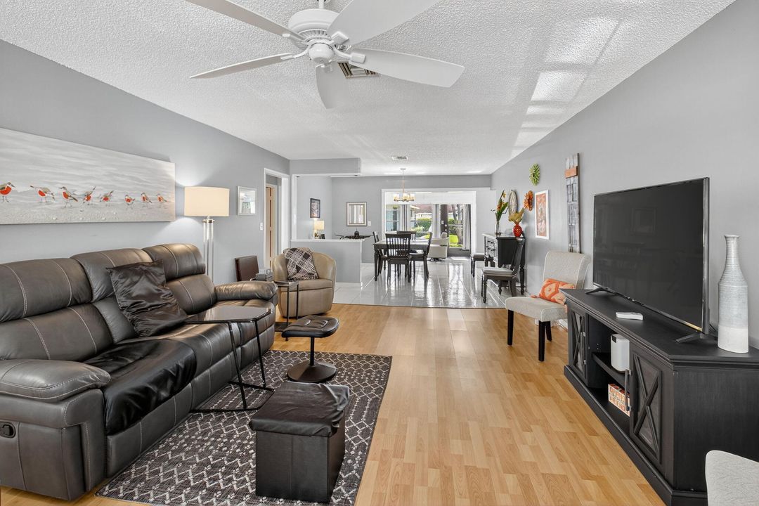 For Sale: $289,000 (2 beds, 2 baths, 1404 Square Feet)