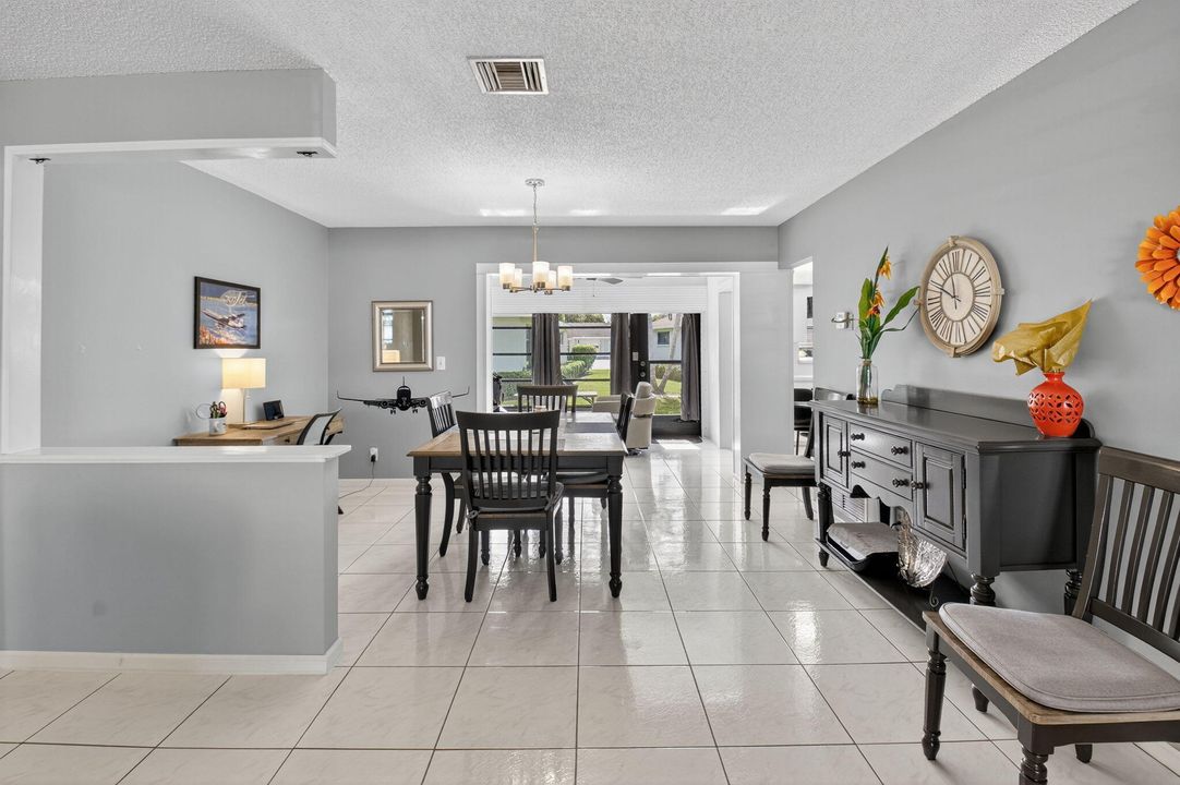 For Sale: $289,000 (2 beds, 2 baths, 1404 Square Feet)