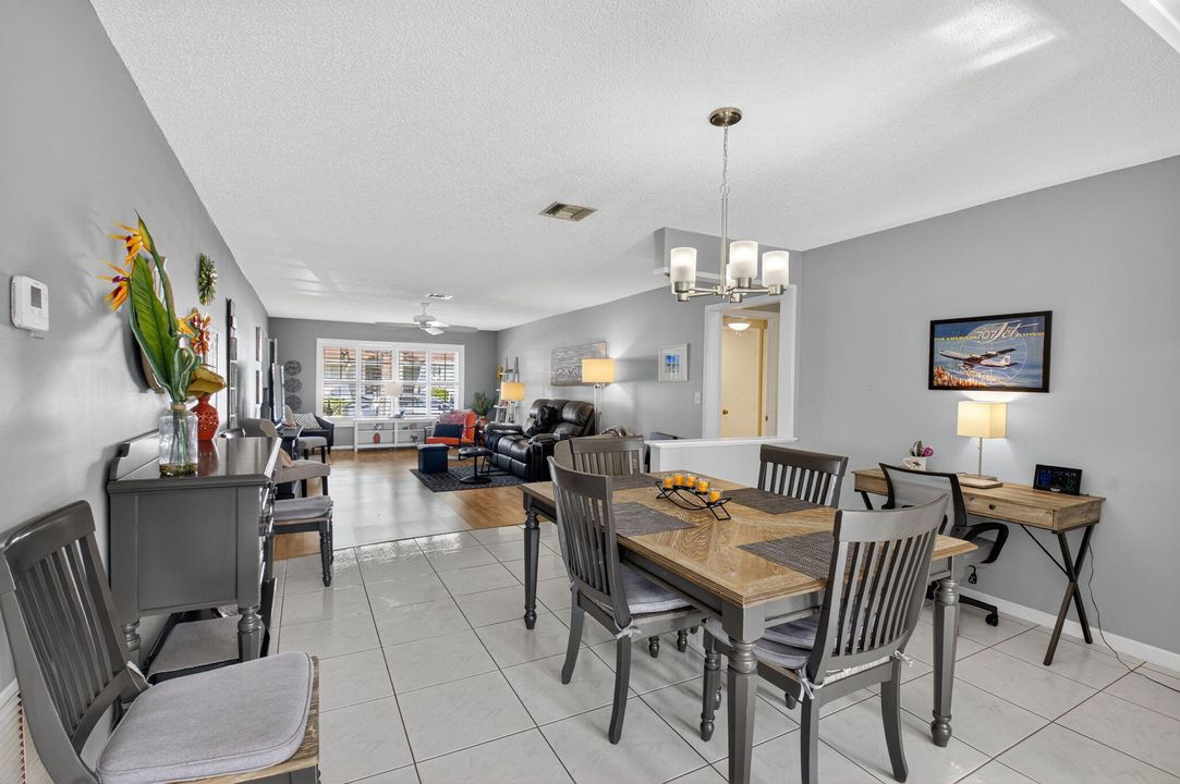 For Sale: $289,000 (2 beds, 2 baths, 1404 Square Feet)