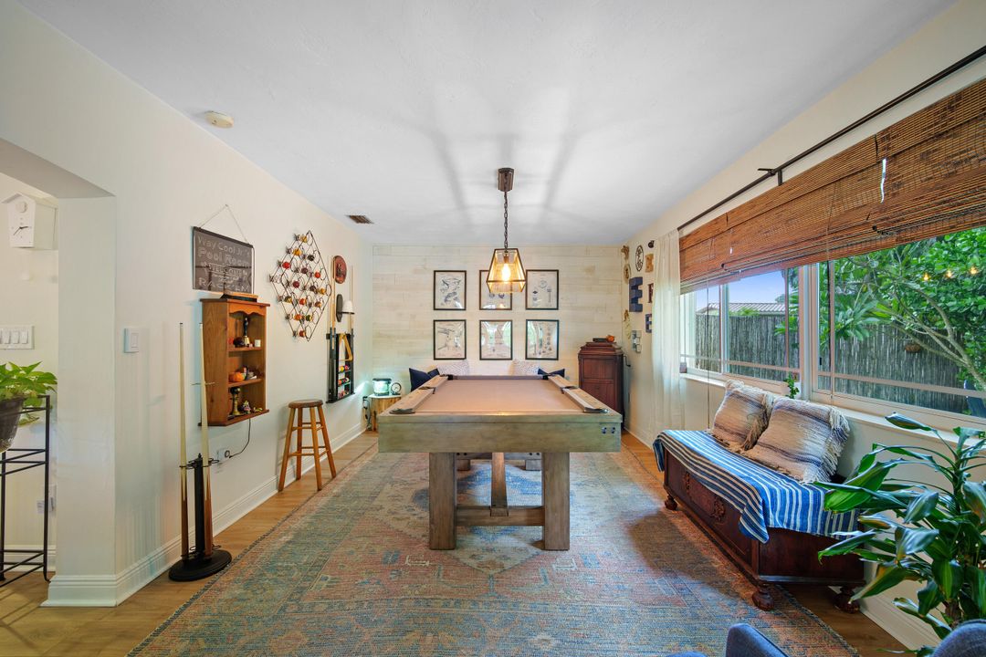 待售: $702,500 (3 贝兹, 2 浴室, 1606 平方英尺)