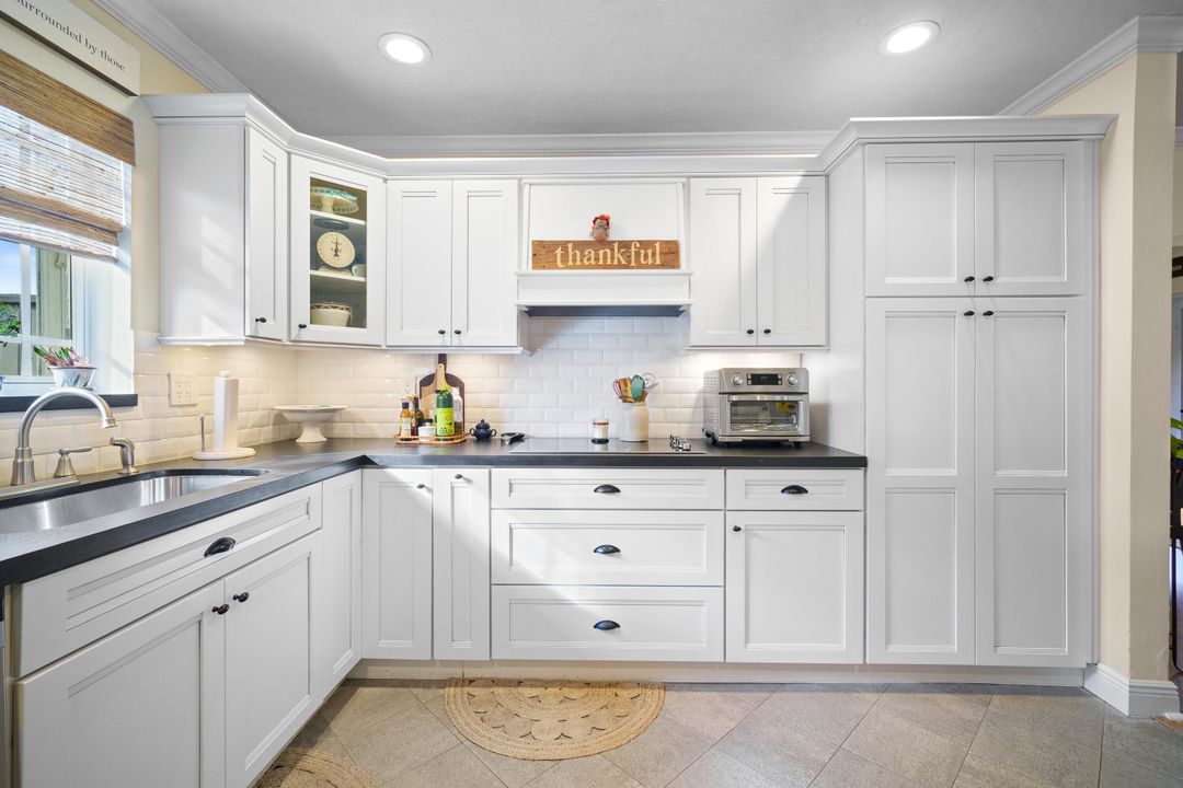 待售: $702,500 (3 贝兹, 2 浴室, 1606 平方英尺)