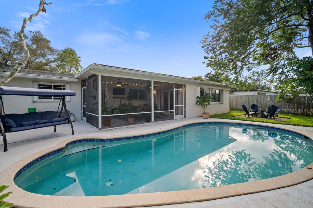 待售: $702,500 (3 贝兹, 2 浴室, 1606 平方英尺)