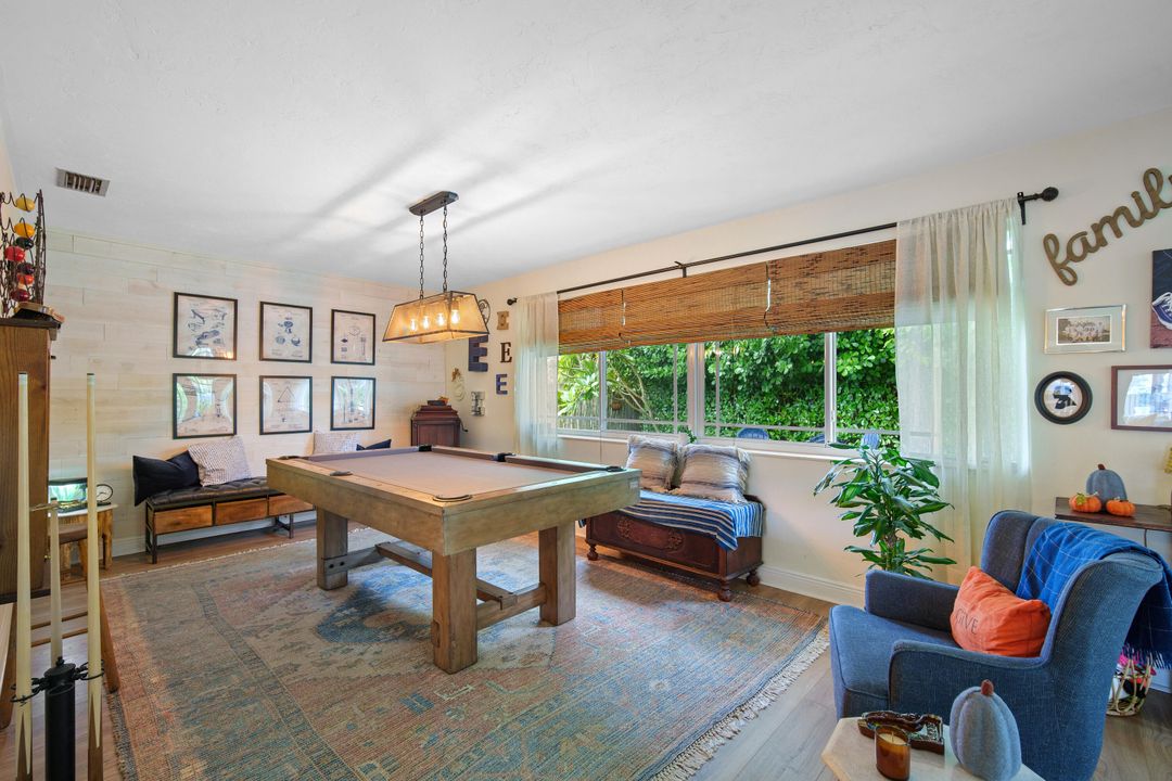 待售: $702,500 (3 贝兹, 2 浴室, 1606 平方英尺)