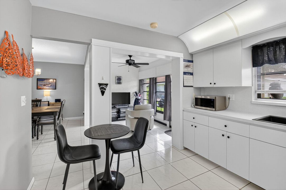 For Sale: $289,000 (2 beds, 2 baths, 1404 Square Feet)