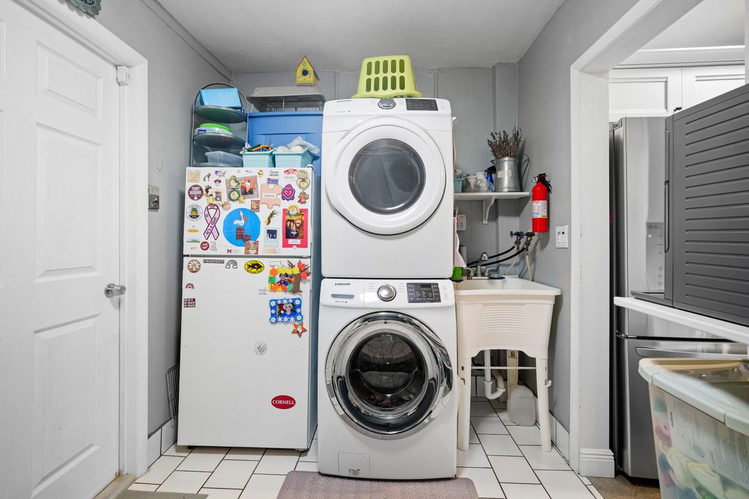 待售: $702,500 (3 贝兹, 2 浴室, 1606 平方英尺)