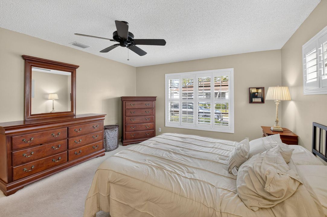 For Sale: $289,000 (2 beds, 2 baths, 1404 Square Feet)