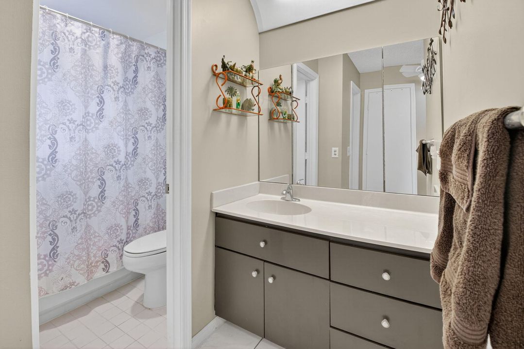 For Sale: $289,000 (2 beds, 2 baths, 1404 Square Feet)