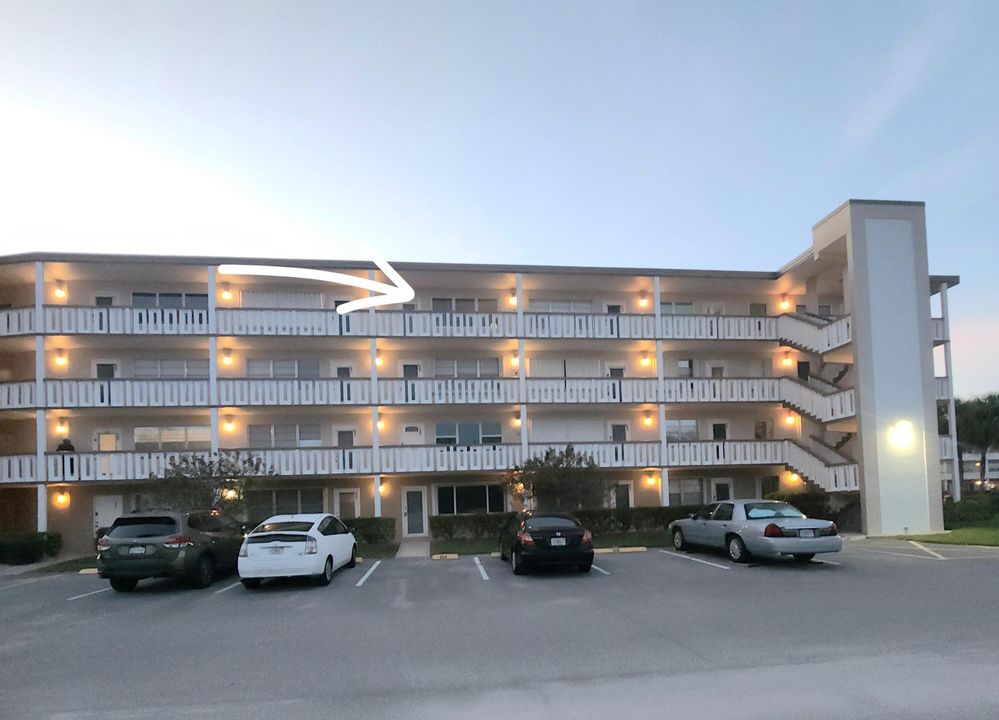 For Sale: $174,500 (1 beds, 1 baths, 702 Square Feet)