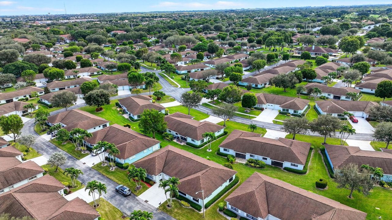 For Sale: $289,000 (2 beds, 2 baths, 1404 Square Feet)