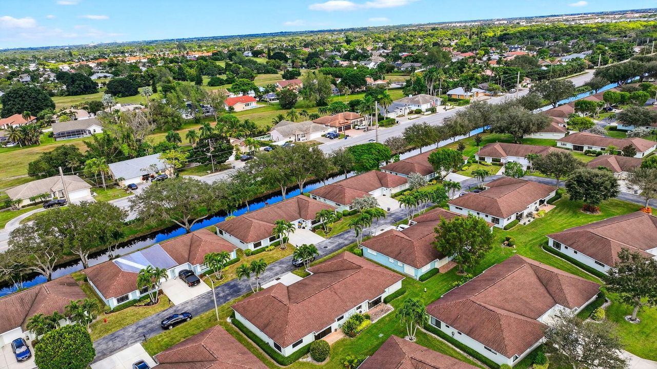 For Sale: $289,000 (2 beds, 2 baths, 1404 Square Feet)