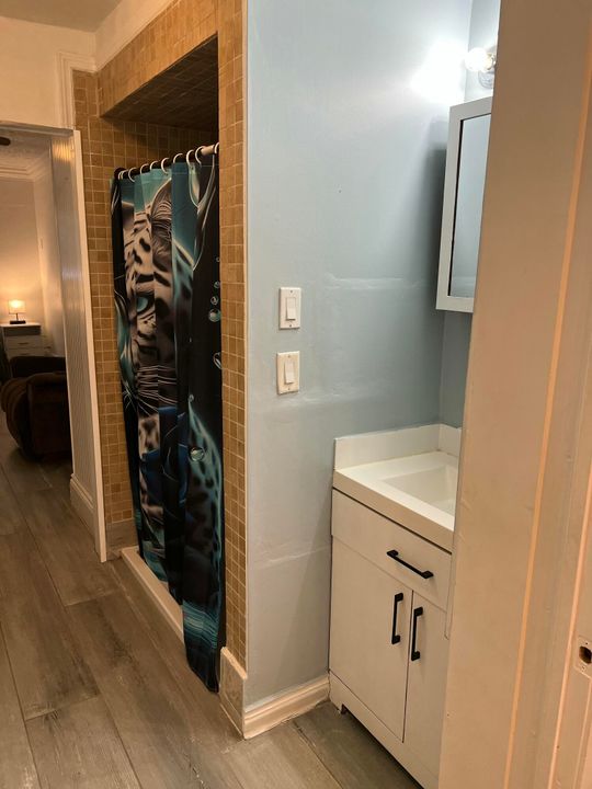 В аренду: $1,100 (1 спален, 1 ванн, 700 Квадратных фут)