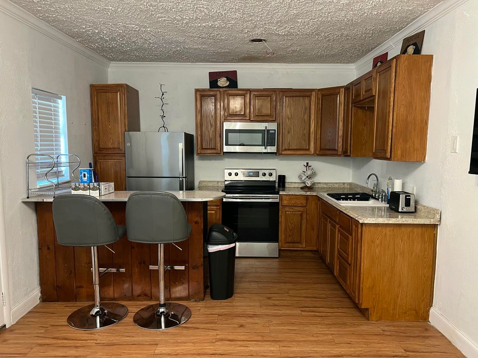 В аренду: $1,100 (1 спален, 1 ванн, 700 Квадратных фут)