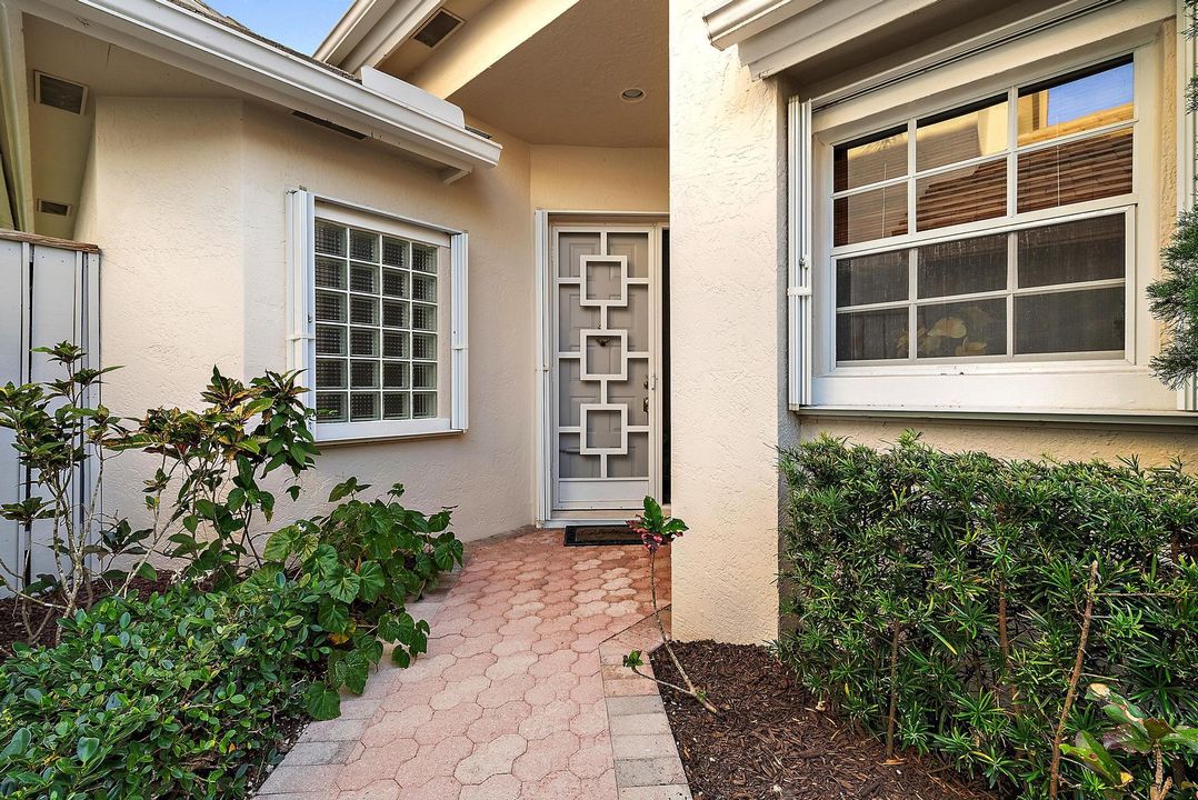 待售: $899,900 (3 贝兹, 3 浴室, 2032 平方英尺)