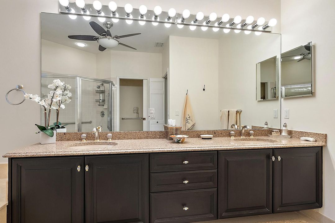 待售: $899,900 (3 贝兹, 3 浴室, 2032 平方英尺)