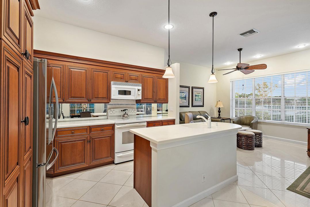 待售: $899,900 (3 贝兹, 3 浴室, 2032 平方英尺)