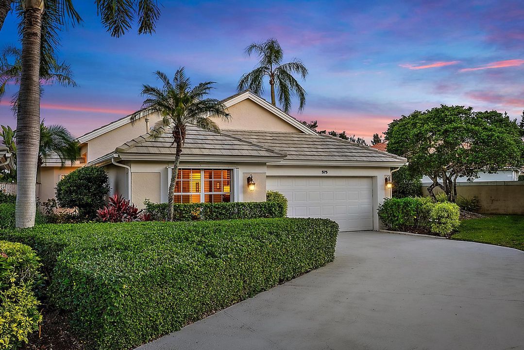 待售: $899,900 (3 贝兹, 3 浴室, 2032 平方英尺)