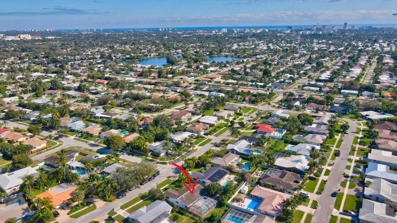 For Rent: $5,300 (4 beds, 2 baths, 1615 Square Feet)