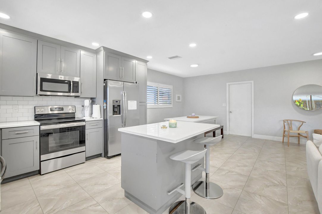 For Rent: $5,300 (4 beds, 2 baths, 1615 Square Feet)