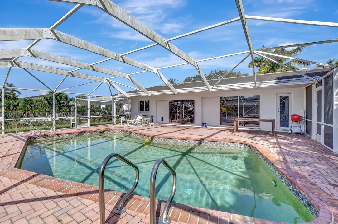 For Rent: $5,300 (4 beds, 2 baths, 1615 Square Feet)