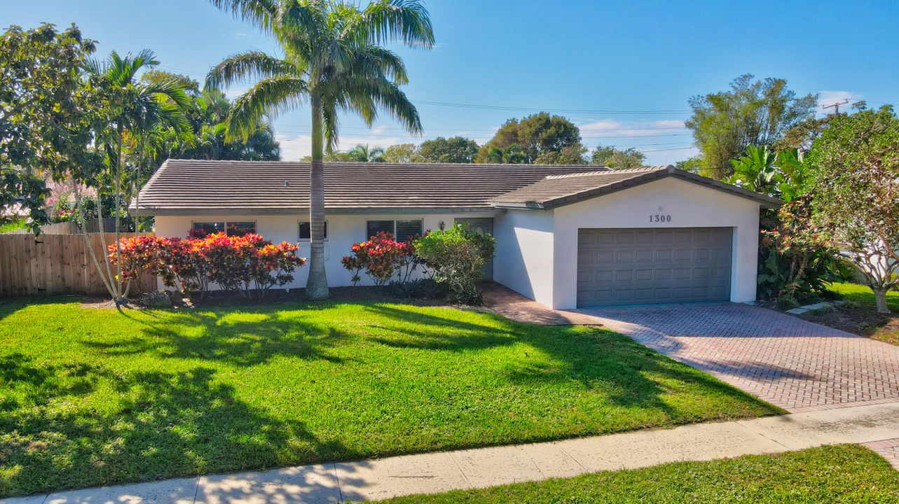 For Rent: $5,300 (4 beds, 2 baths, 1615 Square Feet)