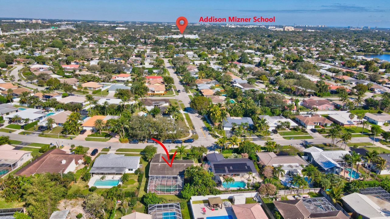 For Rent: $5,300 (4 beds, 2 baths, 1615 Square Feet)