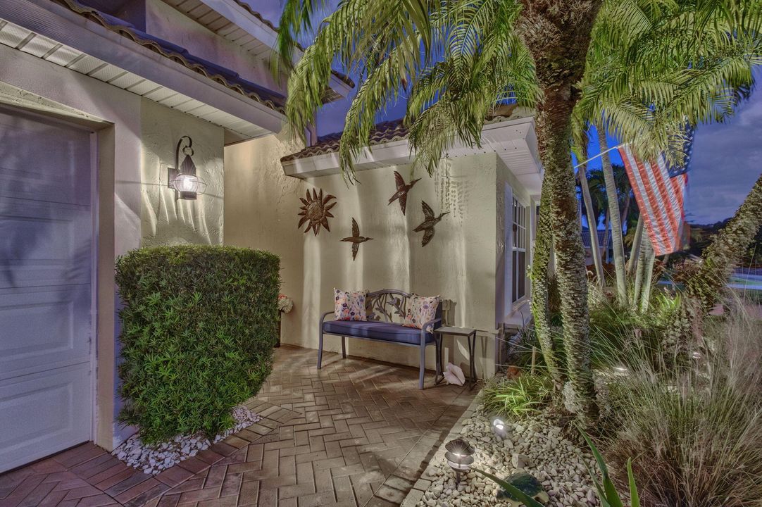 Activo con contrato: $649,000 (3 camas, 2 baños, 1879 Pies cuadrados)