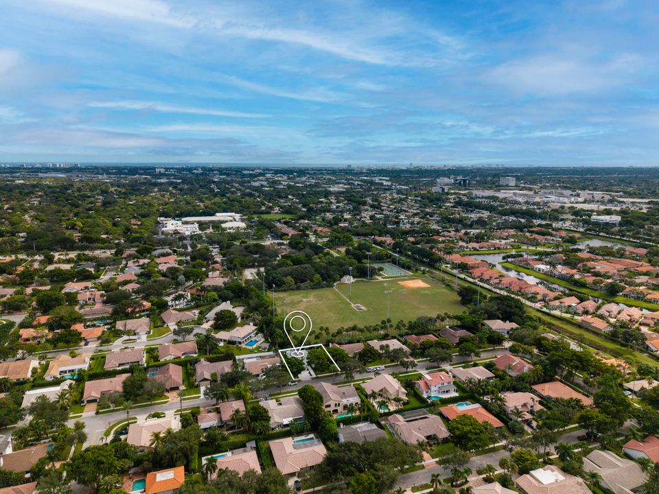 Active With Contract: $2,295,000 (4 beds, 3 baths, 2861 Square Feet)