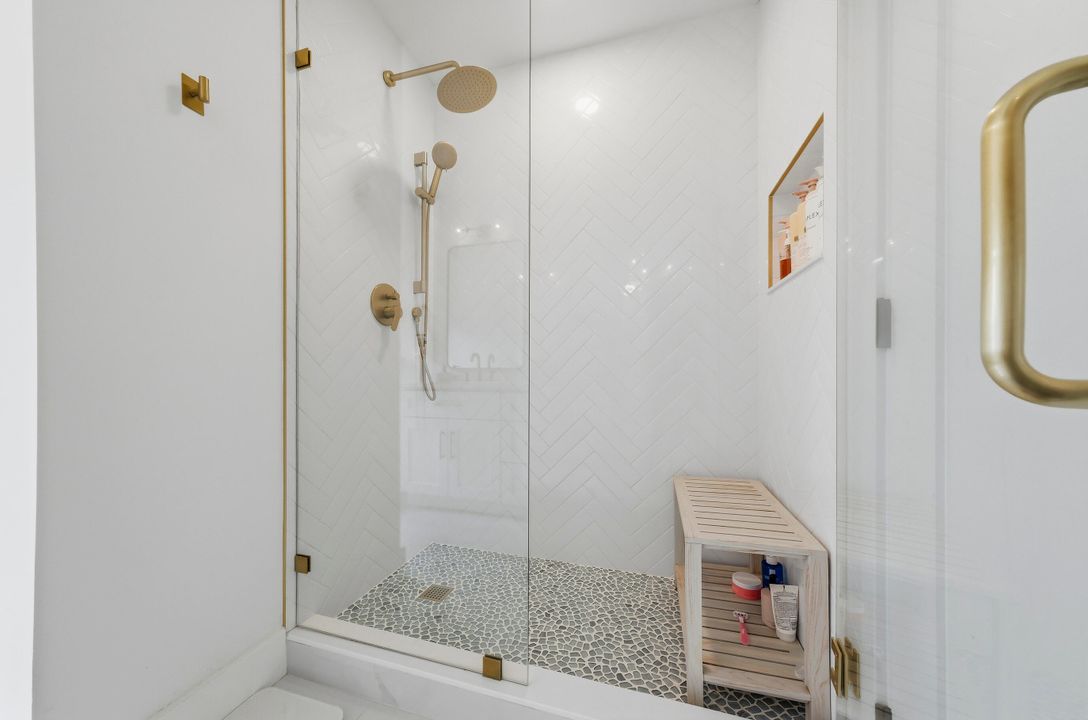 Active With Contract: $2,295,000 (4 beds, 3 baths, 2861 Square Feet)