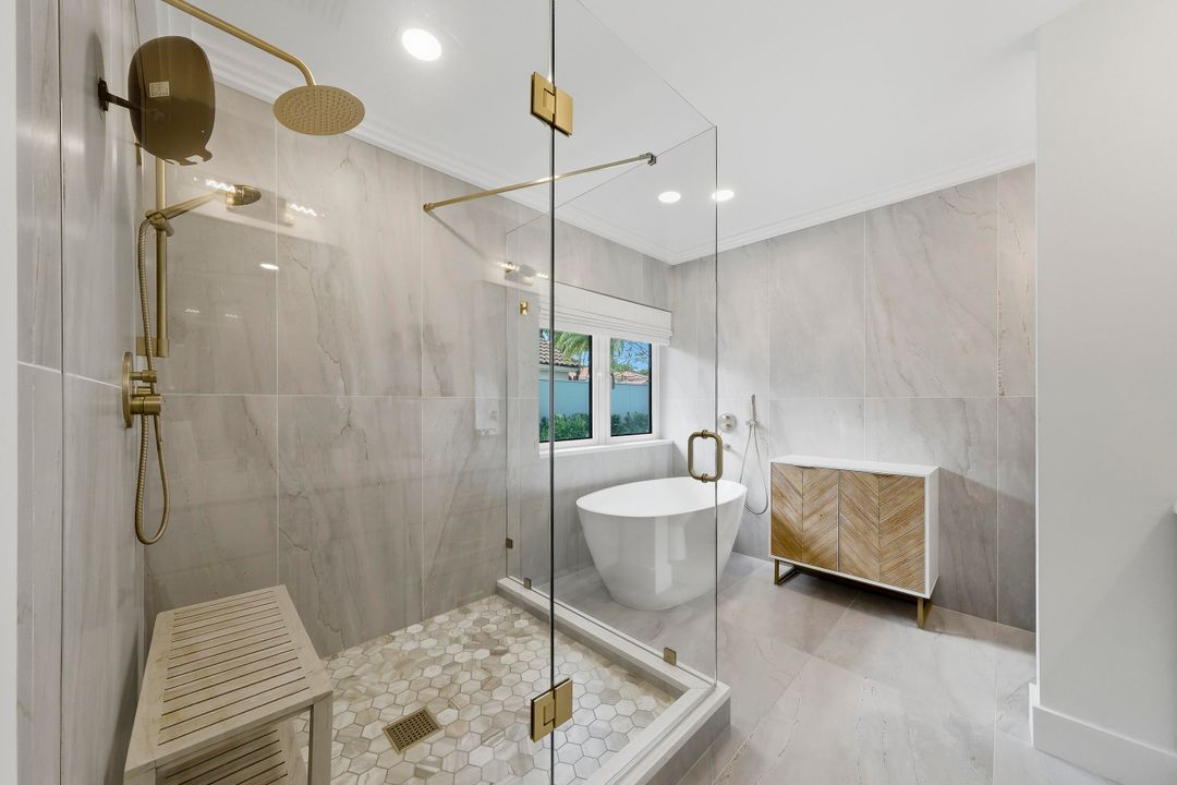 Active With Contract: $2,295,000 (4 beds, 3 baths, 2861 Square Feet)