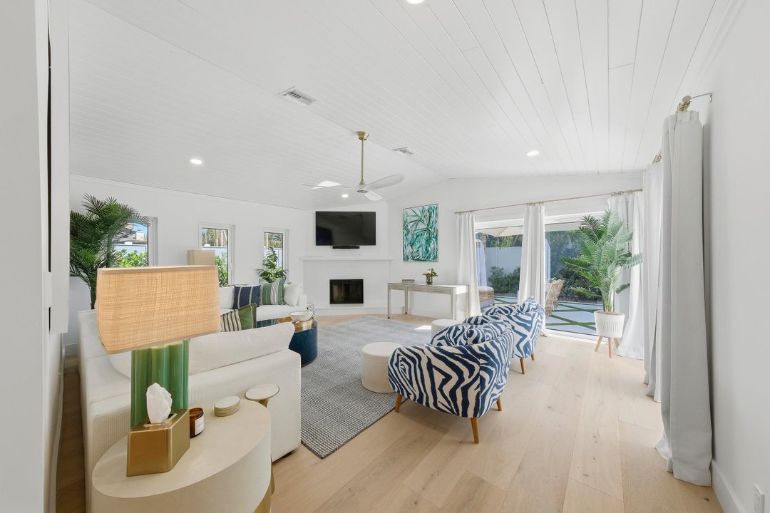 Active With Contract: $2,295,000 (4 beds, 3 baths, 2861 Square Feet)