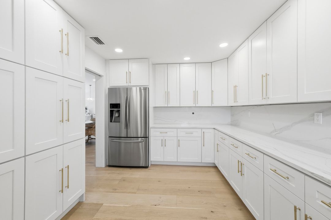 Active With Contract: $2,295,000 (4 beds, 3 baths, 2861 Square Feet)