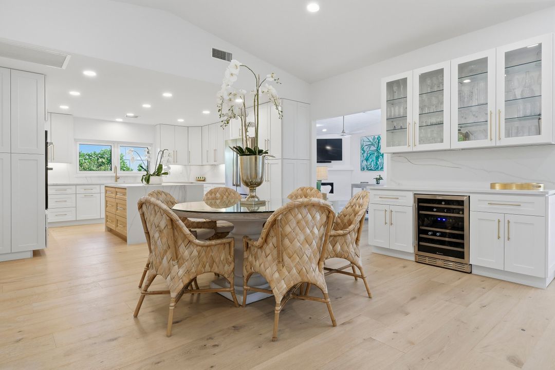 Active With Contract: $2,295,000 (4 beds, 3 baths, 2861 Square Feet)