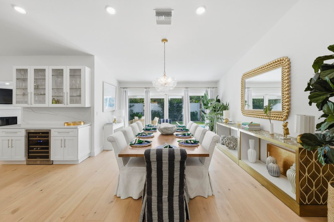 Active With Contract: $2,295,000 (4 beds, 3 baths, 2861 Square Feet)