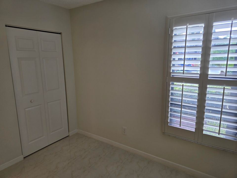 For Rent: $2,200 (2 beds, 2 baths, 912 Square Feet)