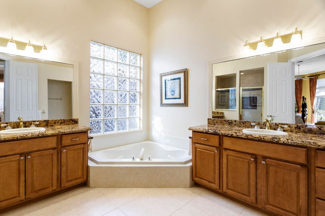 En Venta: $849,000 (3 camas, 3 baños, 2492 Pies cuadrados)