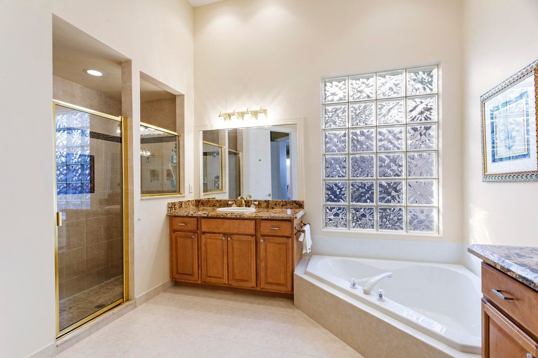 En Venta: $849,000 (3 camas, 3 baños, 2492 Pies cuadrados)